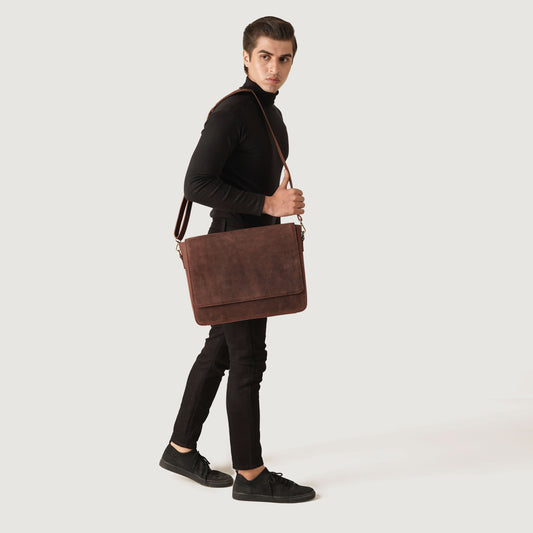 The Carismatico Vintage Distressed Brown Leather Messenger Bag
