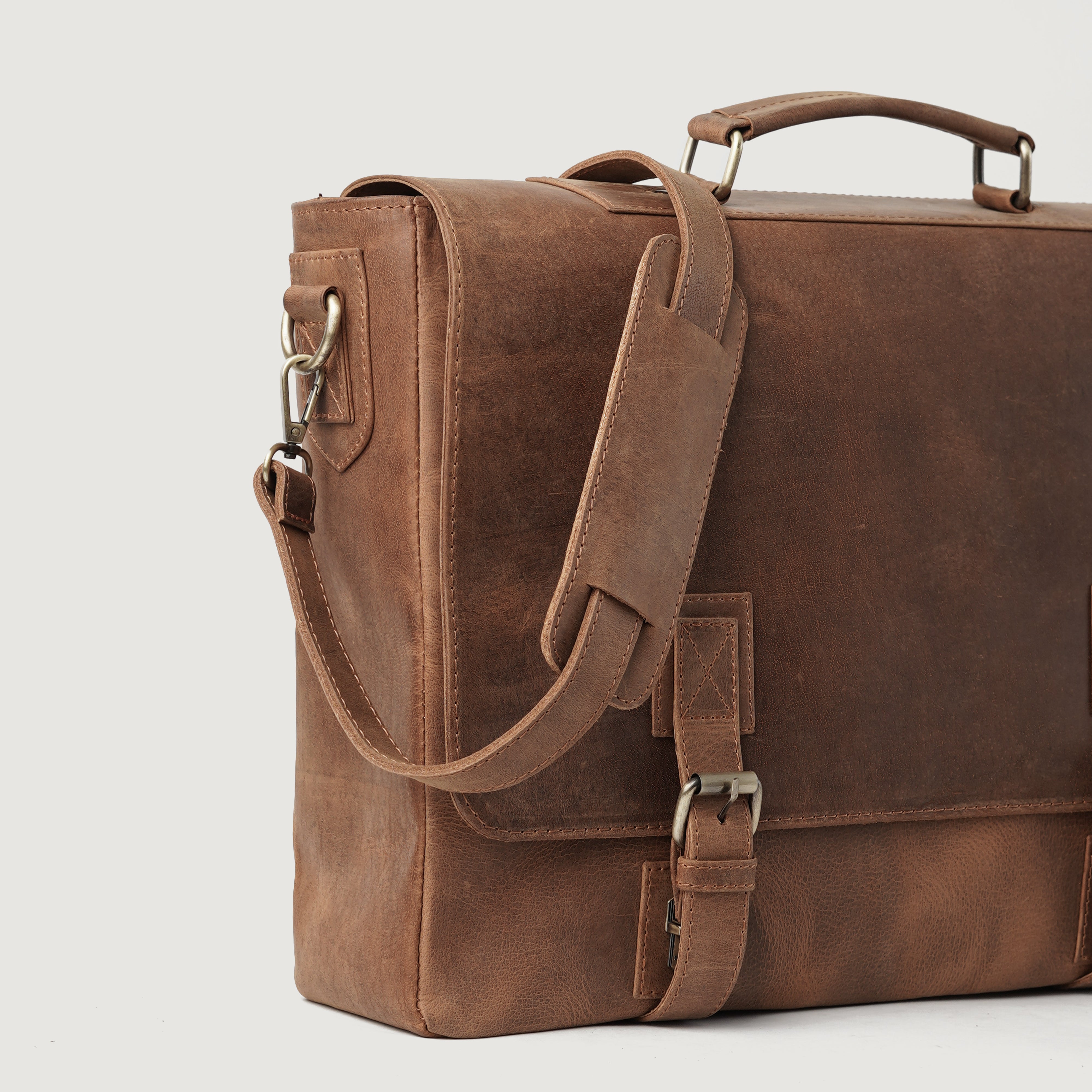 The Cristoph Vintage Tan Leather Messenger Bag