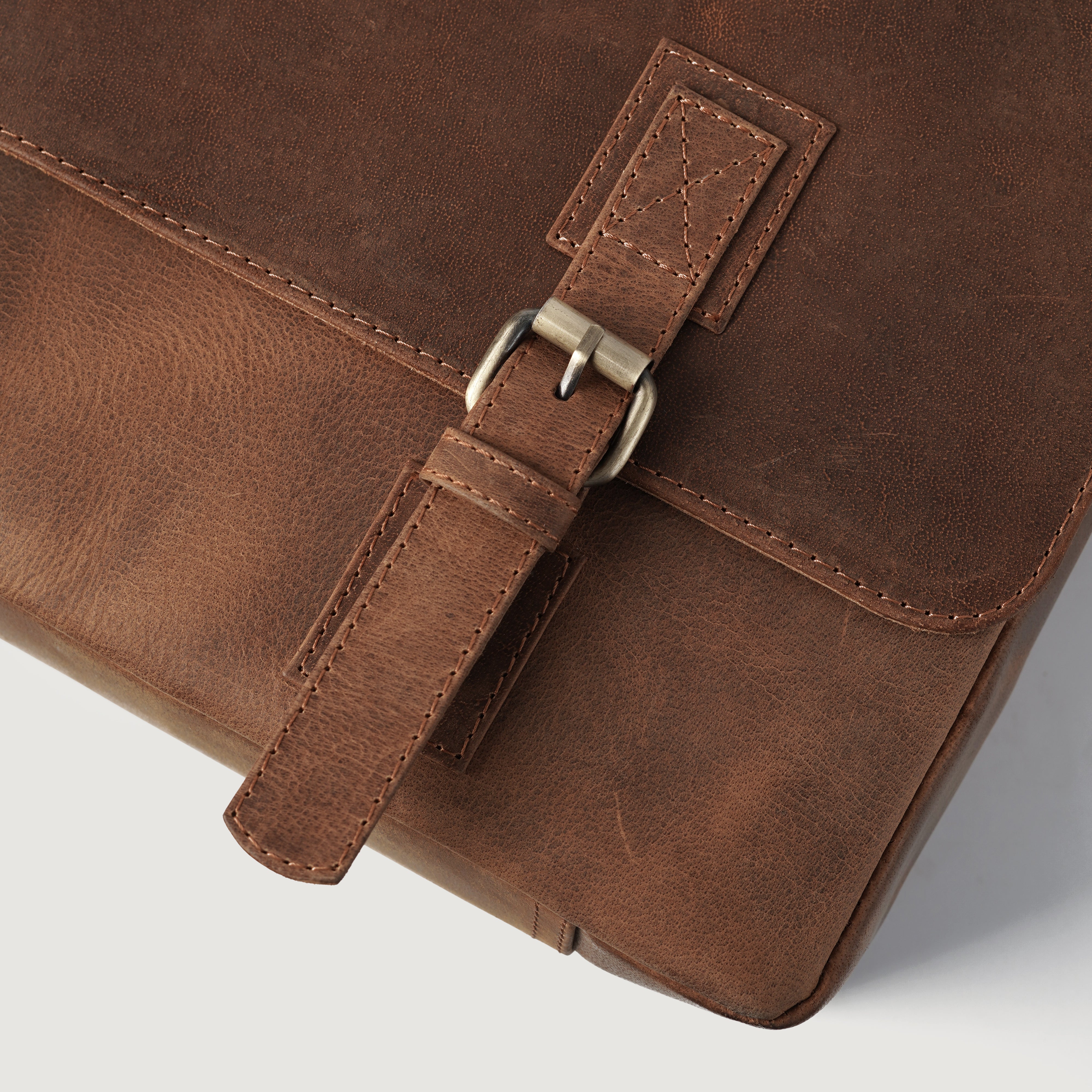 The Cristoph Vintage Tan Leather Messenger Bag